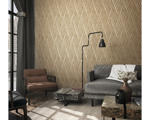 Obývací pokoj s křeslem, pohovkou, stojací lampou, konferenčními stolky a trojrozměrnou tapetou s vlnkovým vzorem