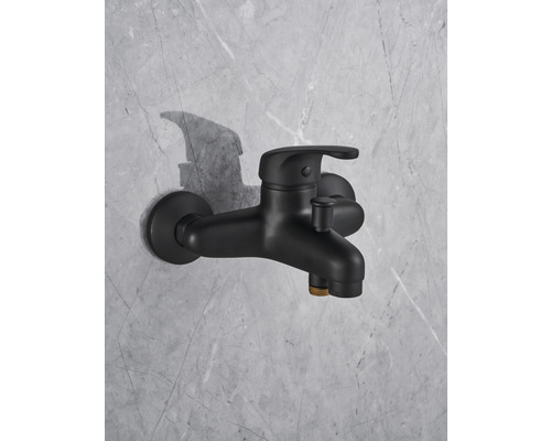 Černá nástěnná vanová baterie s jednou pákou