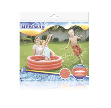 Balení brouzdaliště Bestway s dětmi hrajícími si na zahradě