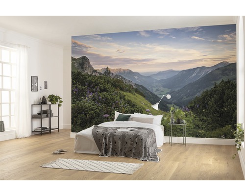 Ložnice s fototapetou horské krajiny