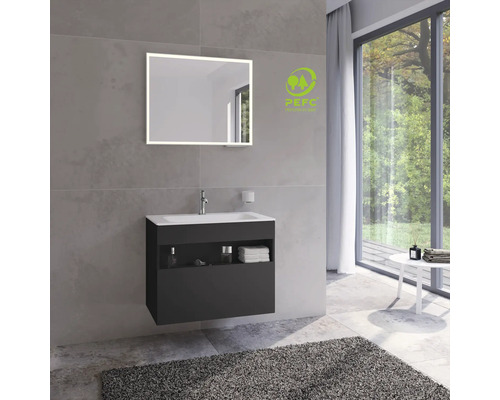 Koupelna s umyvadlovou skříňkou, zrcadlem a pečetí PEFC