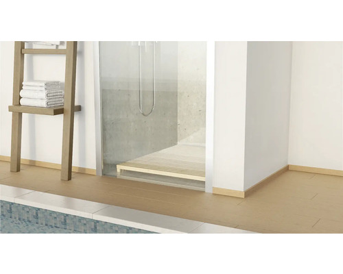 Koupelna se sprchou, žebříkem na ručníky a dlažbou