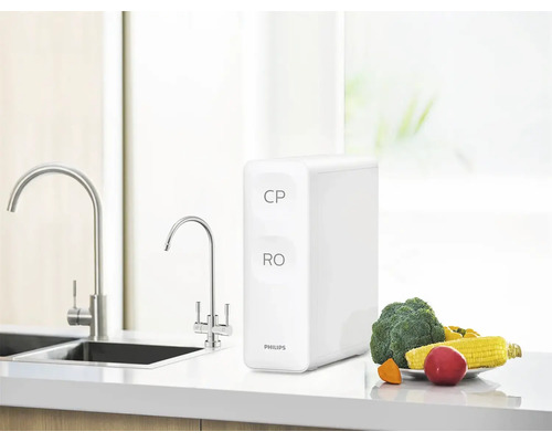 Systém filtrace vody Philips se dvěma kohoutky a zeleninou na kuchyňské lince