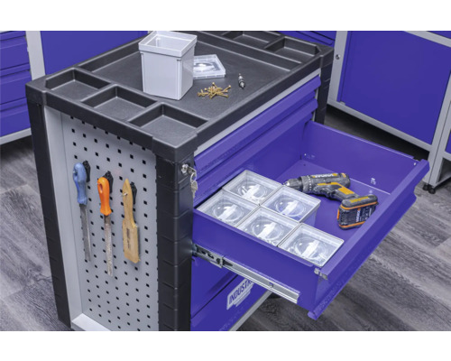 Dílenský vozík se zásuvkami, děrovanou stěnou a nářadím