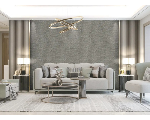 Světlý obývací pokoj s pohovkou, konferenčním stolkem a dekorativní nástěnnou tapetou