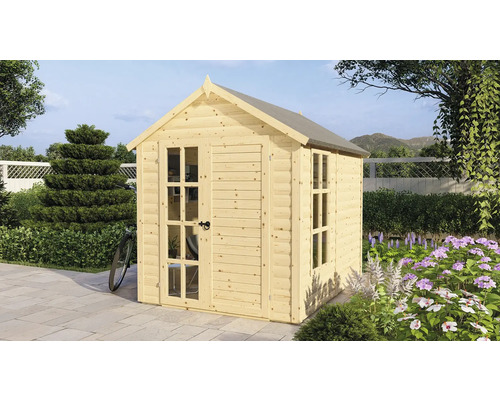 Dřevěný zahradní domek s okny a dveřmi na zahradě