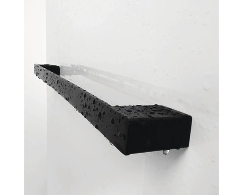 Černý držák na ručníky na zdi