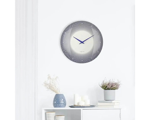 Nástěnné hodiny s geometrickým vzorem a ručičkami