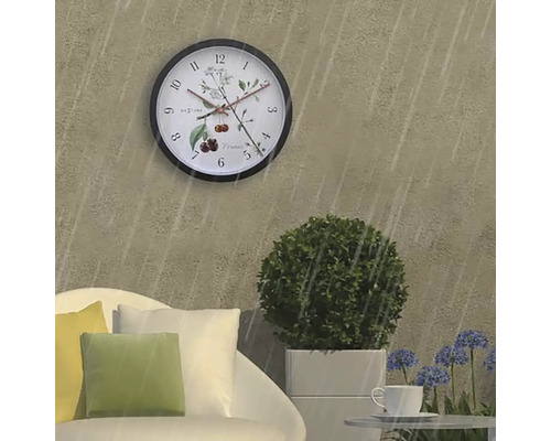 Nástěnné hodiny s květinovým vzorem pro venkovní použití