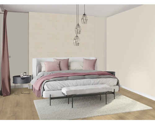 Ložnice s postelí, nočním stolkem, lavicí, kobercem a závěsnými svítidly