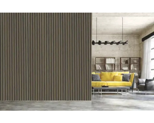 Pohled na místnost s nástěnnými panely a nábytkem do obývacího pokoje