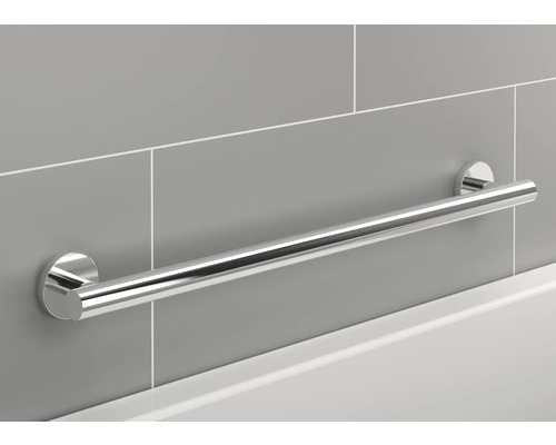 Kovové madlo v koupelně