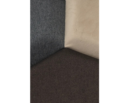 Detail tří různých potahů nábytku: látka, textil a kůže