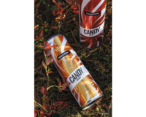 Dvě plechovky laku Maston Candy Effect na lesní půdě.