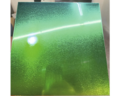 Čtvercová keramická dlaždice