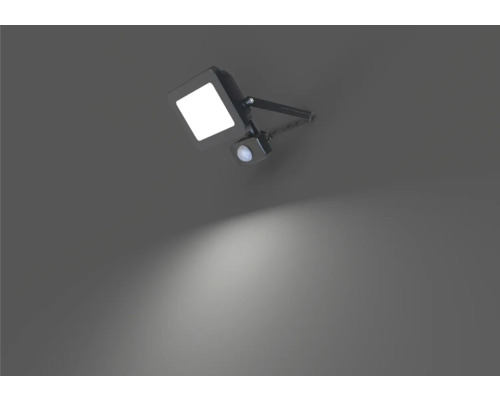LED venkovní reflektor s pohybovým senzorem