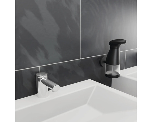 Koupelnové umyvadlo s baterií a dávkovačem mýdla