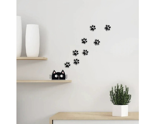 Nástěnná dekorace s motivem kočky a otisky tlapek