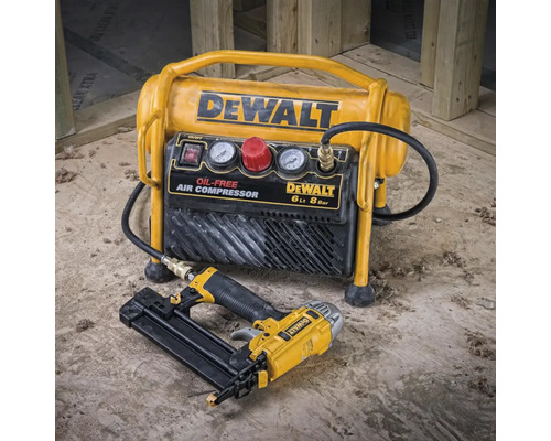 Vzduchový kompresor DeWalt s pneumatickou hřebíkovačkou