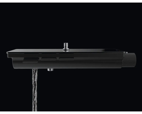 Nástěnný sprchový panel s proudem vody