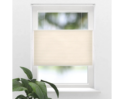 Okno se skládanou roletou pro stínění