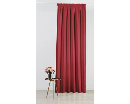 Vínově červený závěs se stahovací páskou