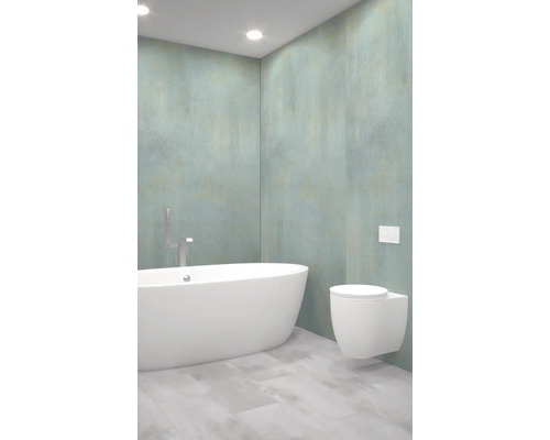 Světlá koupelna s vanou a závěsným WC před barevnou stěnou