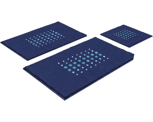Tři modré koupelnové předložky s puntíkovým vzorem