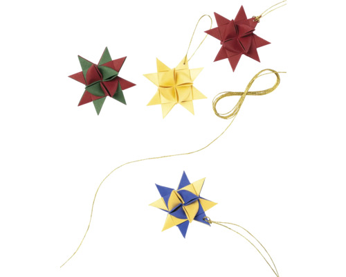 Vícebarevné papírové hvězdy jako vánoční ozdoby