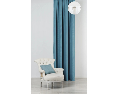 Dekorativní obytné prostředí se závěsem a křeslem