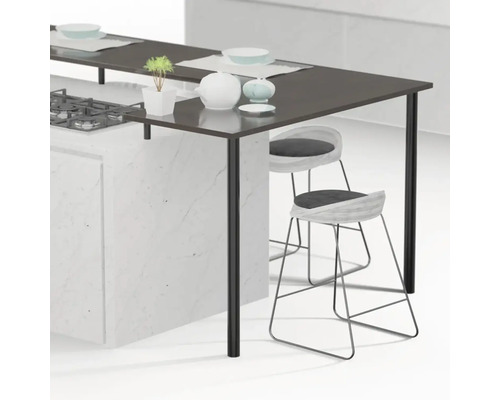 Kuchyňský ostrůvek s barovými stoličkami pro další sezení