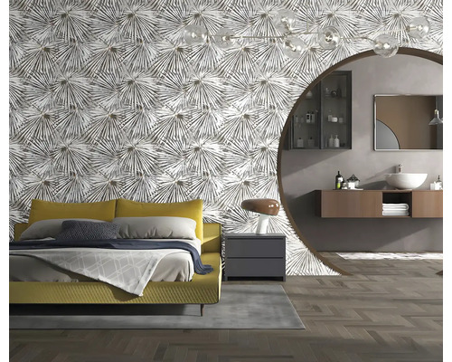 Pohled do interiéru s ložnicí a koupelnou ve světlém a uspořádaném designu