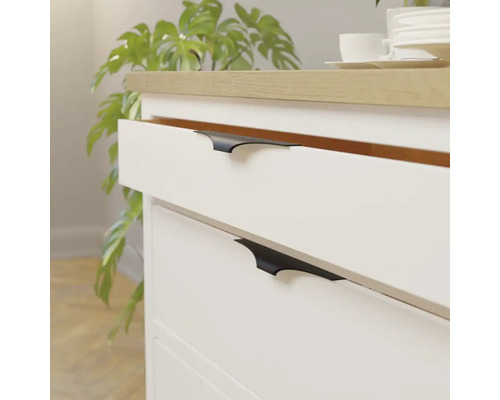 Zásuvky s úchytkami na nábytku