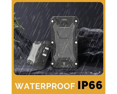 Dvě černé, vodotěsné powerbanky Viking s krytím IP66 v dešti