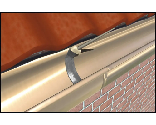 Žlab s hákovou sponou připevněný ke střeše