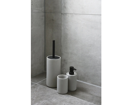 Sada koupelnových doplňků s dávkovačem mýdla, kelímkem a WC štětkou