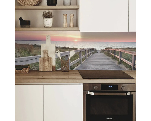 Kuchyňská zástěna s motivem pláže v moderní kuchyni