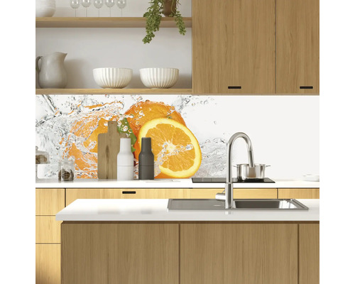 Kuchyňská zástěna s motivem pomerančů v moderní kuchyni
