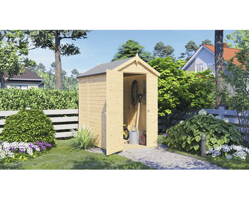 Dřevěná zahradní kůlna s otevřenými dveřmi na zahradě