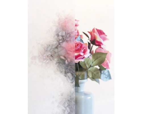 Dekorační fólie s abstraktním vzorem vedle vázy s květinami