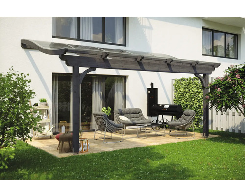 Zastřešení terasy SKAN HOLZ Verona 541x389 cm, břidlicově šedé lepené lamelové dřevo Terasa s dřevěným zastřešením, posezením a grilem pro venkovní použití.