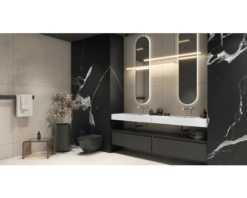 Moderní koupelna s umyvadlem, zrcadly, toaletou a rostlinami