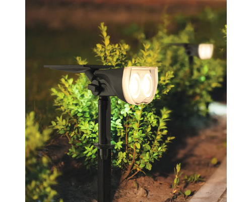 Zahradní lampa se solárním panelem pro venkovní osvětlení