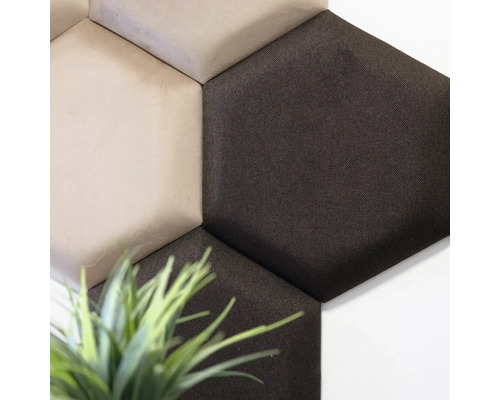 Detail šestihranných zvukově izolačních stěnových panelů