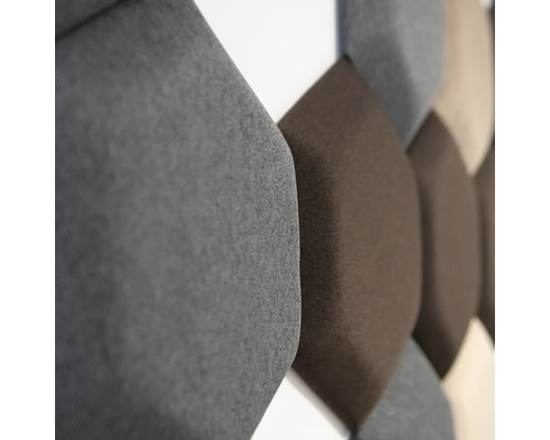 Detail akustických panelů na stěně