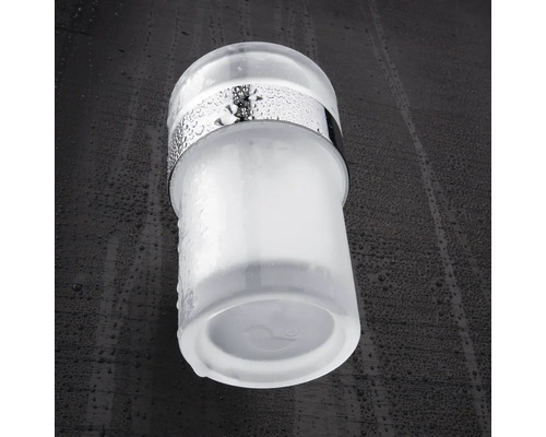 Dávkovač mýdla z plastu a kovu