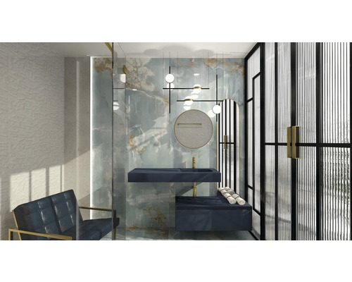 Koupelna s umyvadlem, zrcadlem, osvětlením a posezením pro moderní uspořádání.