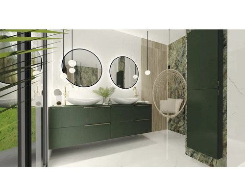 Koupelna s umyvadlovou skříňkou, umyvadly na desku, kulatými zrcadly, závěsnými svítidly a závěsným křeslem