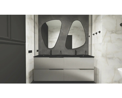 Moderní koupelna s dvojitým umyvadlem, dvěma zrcadly nepravidelného tvaru a armaturami