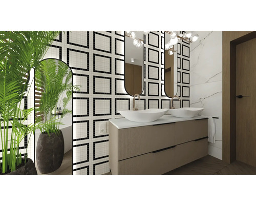 Světlá koupelna s umyvadlovou skříňkou, zrcadly a mozaikovými obklady